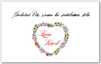 Pozvánka ke svatebnímu stolu s květinovým srdcem 1050