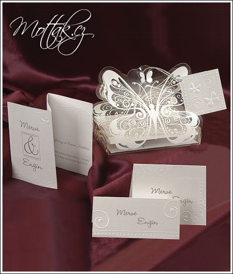 Svatební oznámení 3608 zdobená vysekávaná obálka